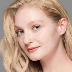 SEAMLESS SKIN FOUNDATION