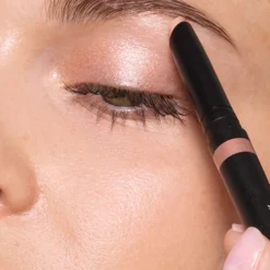 Spotlight on Lashes
