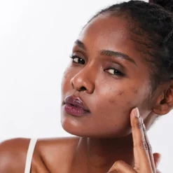 The Alpha-Arbutin 2 Discoloration Care Serum