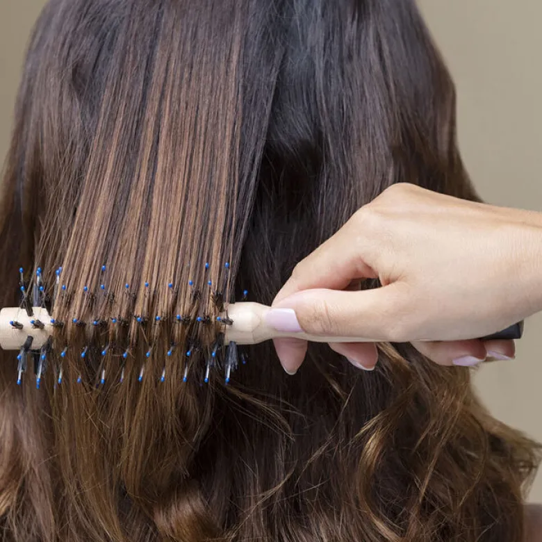 The Blow-Dry Brush N°1