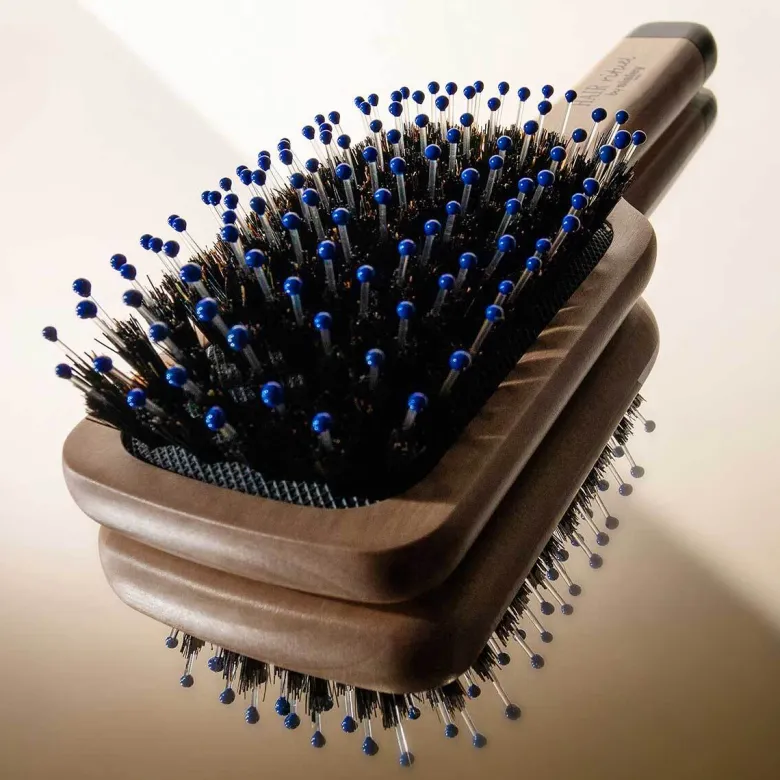 The Pocket Brush Radiance & Softness