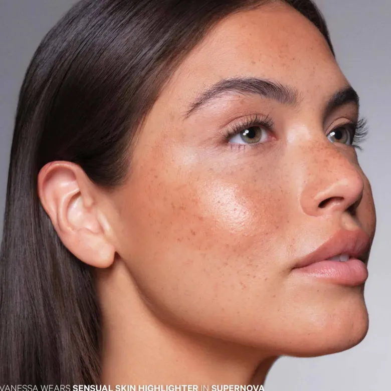 The Sensual Skin Highlighter - Supernova