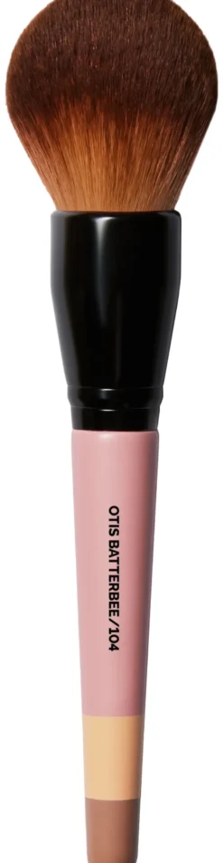 ULTIMATE FACE BRUSH 104