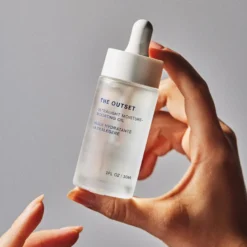 ULTRALIGHT MOISTURE-BOOSTING OIL