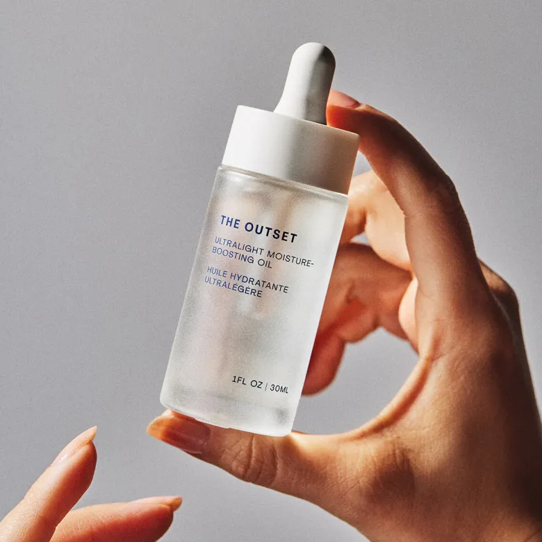 ULTRALIGHT MOISTURE-BOOSTING OIL