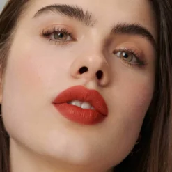 VELVETEEN LIQUID LIP COLOUR