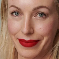 VELVETEEN LIQUID LIP COLOUR