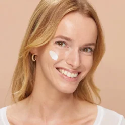 Vinocrush tinted cream